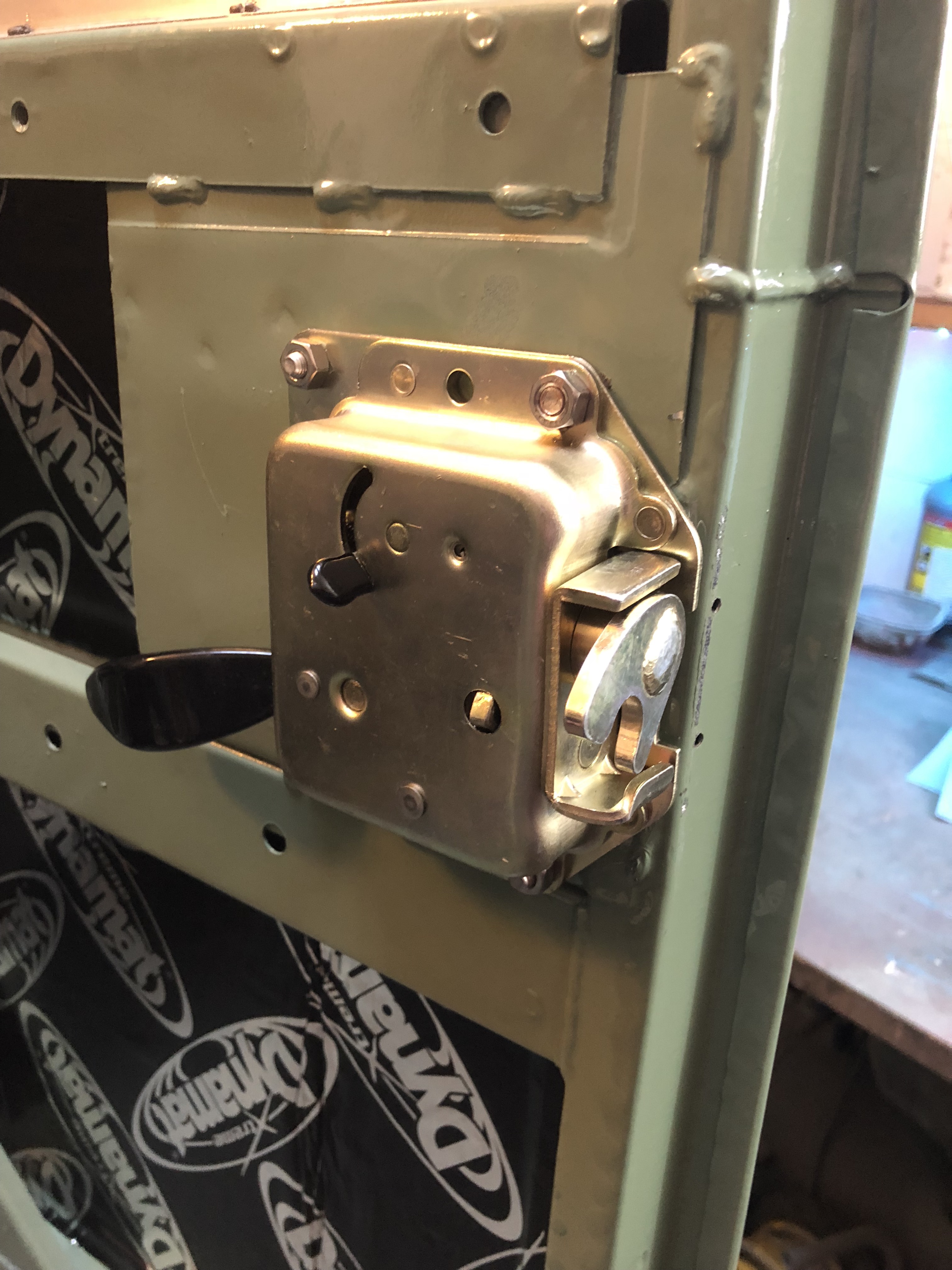 Anti burst rear door lock – Little Green Landy